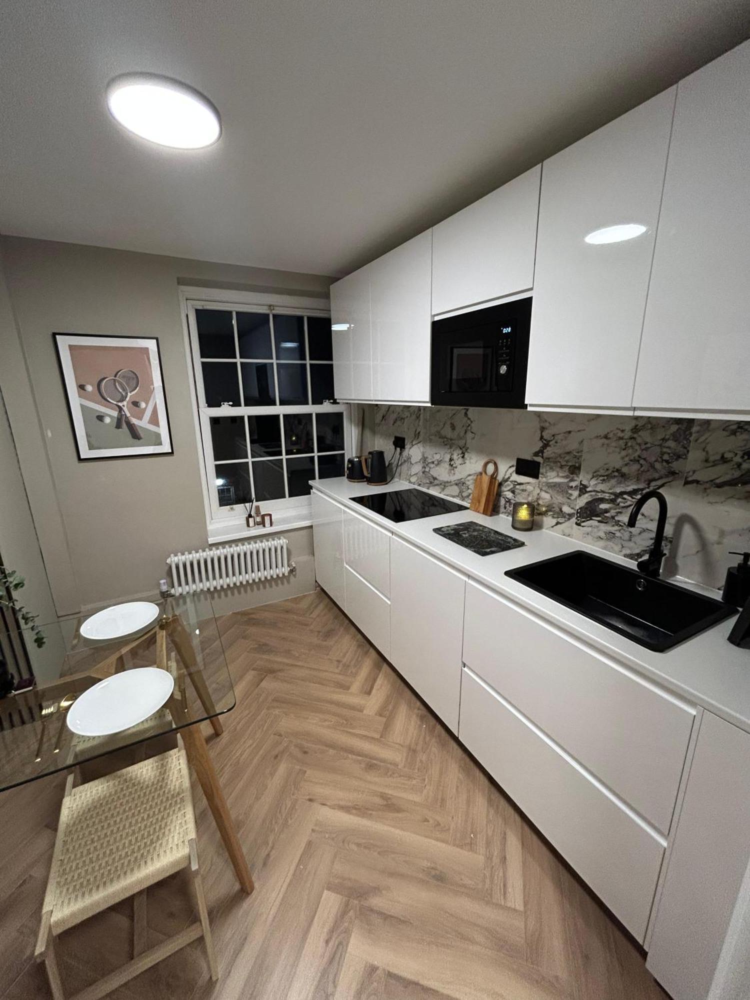 Stylish Zone 1 Apartament *